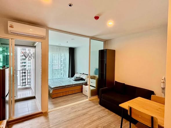 bedroom and room interior of Regent Home Bangna (รีเจ้นท์โฮม บางนา)