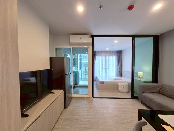 bedroom and room interior of Regent Home Bangna (รีเจ้นท์โฮม บางนา)