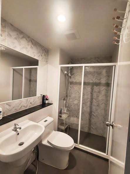 room interior and bathroom of Regent Home Bangna (รีเจ้นท์โฮม บางนา)