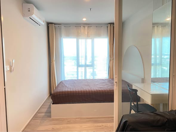 bedroom and room interior of Regent Home Bangson 28