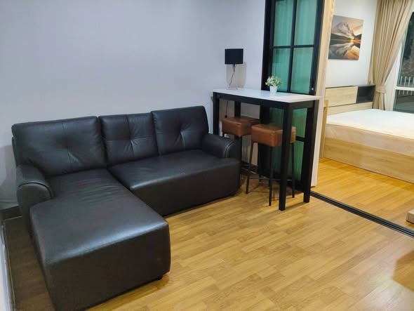 bedroom and living room of Regent Home Sukhumvit 81