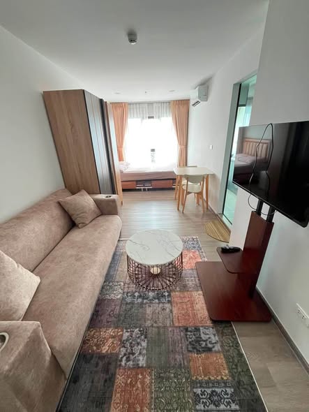 bedroom and living room of Regent Home Wutthakat