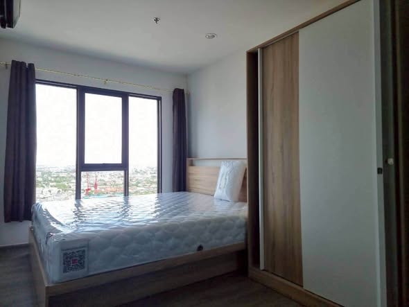 bedroom and room interior of Regent Home Wutthakat