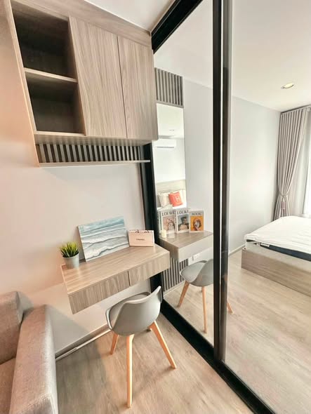 bedroom and room interior of Regent Home Wutthakat