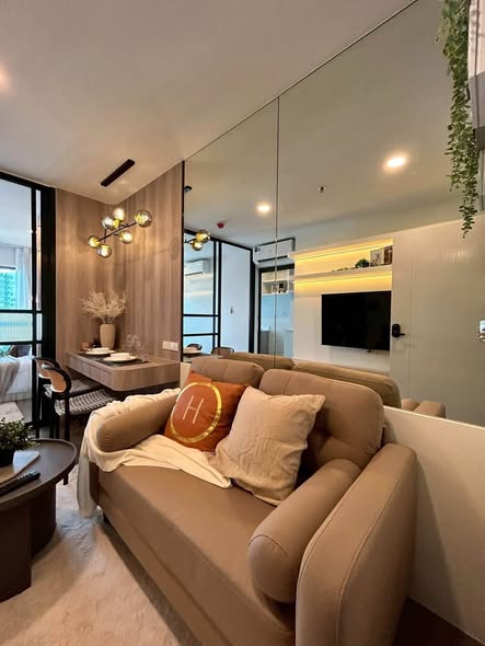 living room of Regent Home Wutthakat