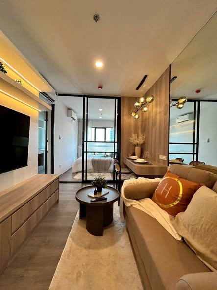 living room of Regent Home Wutthakat