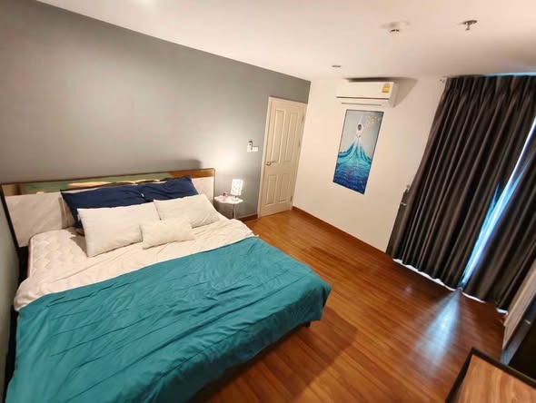 bedroom of Regent Phase 27