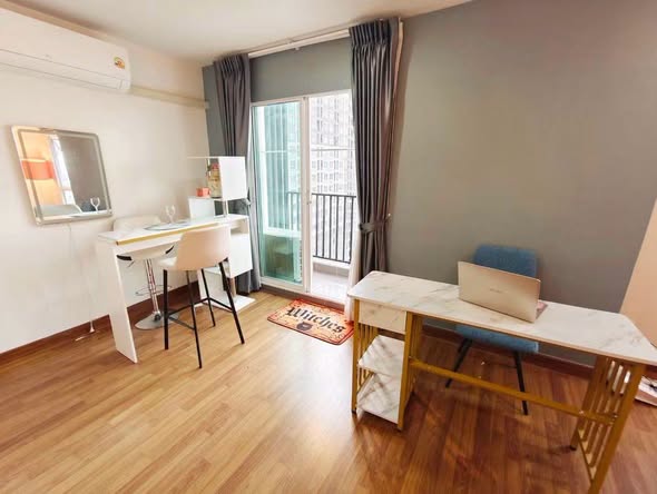 bedroom of Regent Phase 27