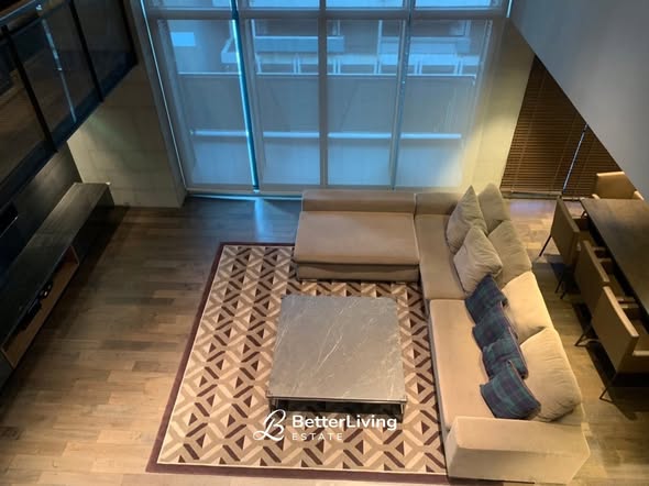 bedroom and living room of Rende Sukhumvit 23