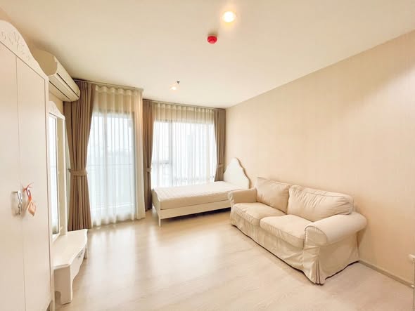 bedroom and living room of Rhythm Asoke