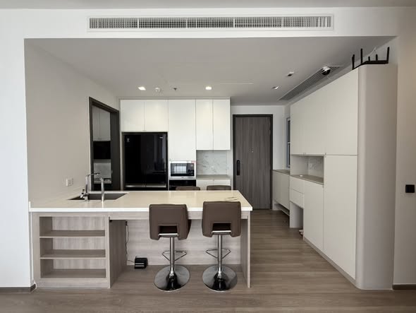 room interior and kitchen of Rhythm Charoenkrung Pavillion