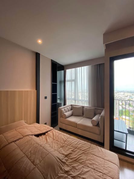 bedroom and room interior of RHYTHM Ekkamai