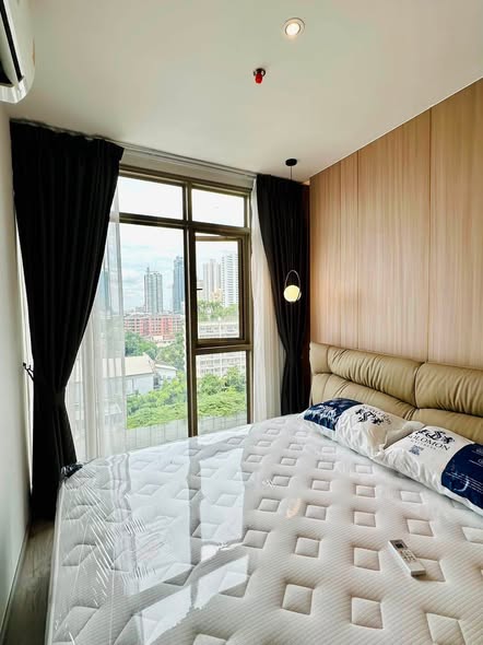 bedroom of Rhythm Ekkamai Estate