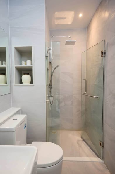 room interior and bathroom of Rhythm Ekkamai Estate
