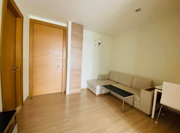 bedroom of RHYTHM Ratchada-Huaykwang