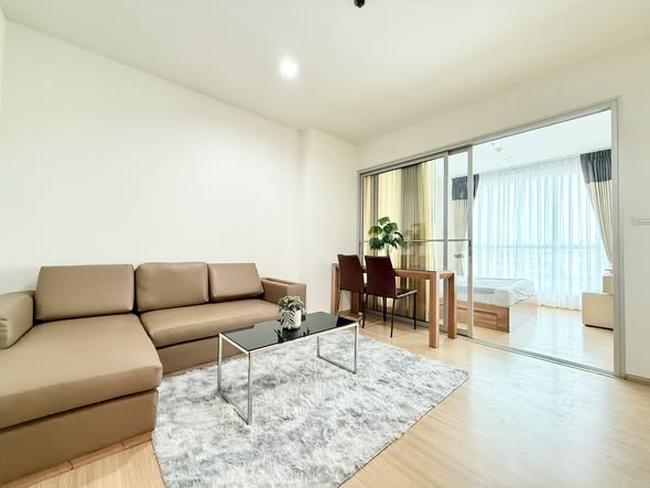 living room of RHYTHM Ratchada-Huaykwang