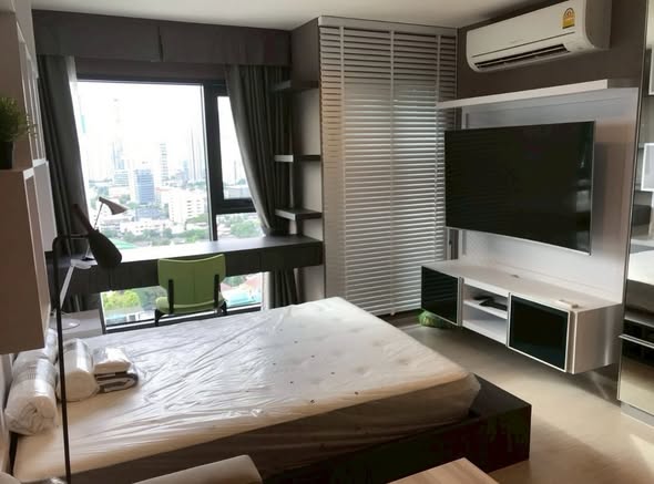bedroom of Rhythm Sukhumvit 36-38