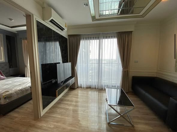 bedroom and living room of Rhythm Sukhumvit 36-38
