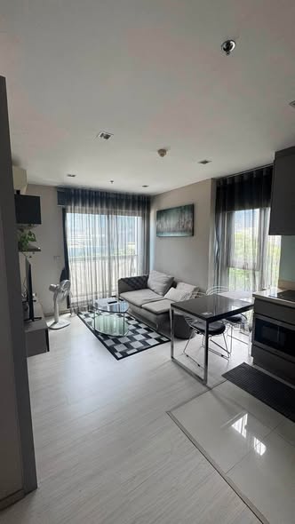bedroom and living room of Rhythm Sukhumvit 36-38