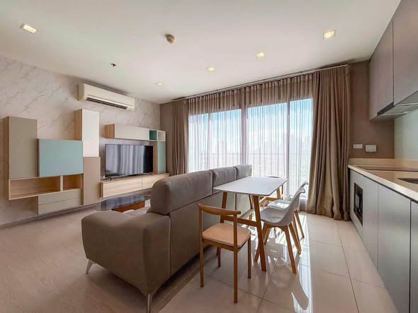 bedroom and living room of Rhythm Sukhumvit 36-38