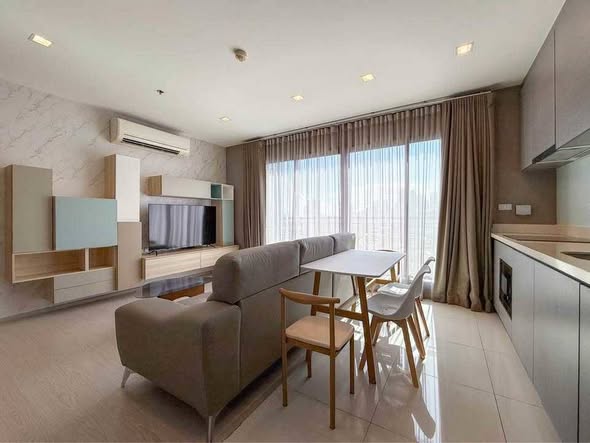 bedroom and living room of Rhythm Sukhumvit 36-38