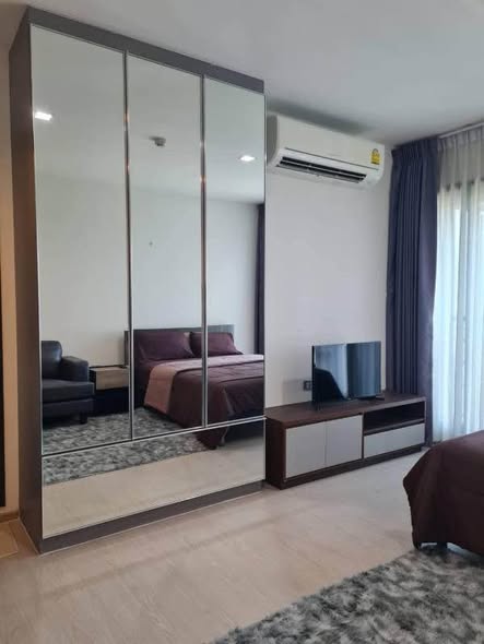 bedroom and room interior of Rhythm Sukhumvit 36-38