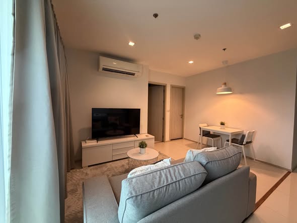 living room of Rhythm Sukhumvit 36-38