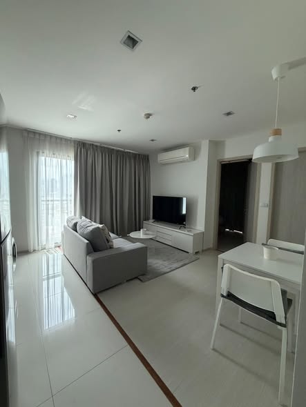 living room of Rhythm Sukhumvit 36-38