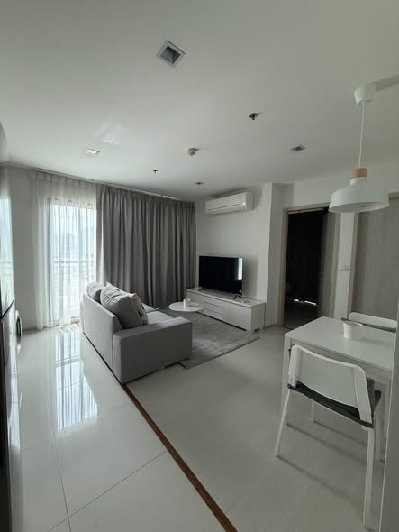 living room of Rhythm Sukhumvit 36-38