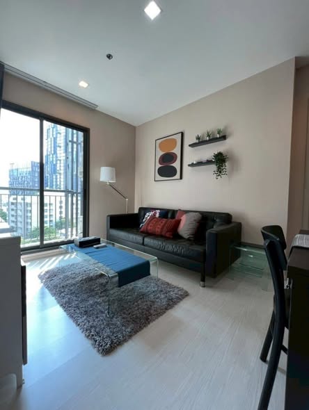 living room of Rhythm Sukhumvit 36-38