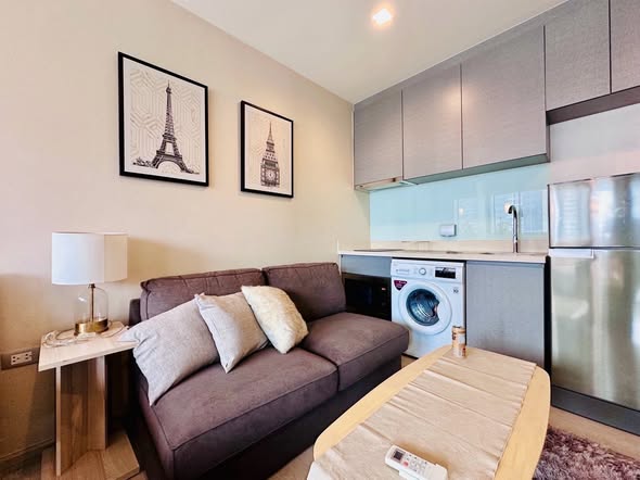 living room and bedroom of Rhythm Sukhumvit 36-38
