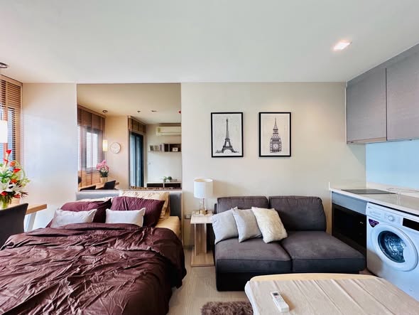 living room and bedroom of Rhythm Sukhumvit 36-38