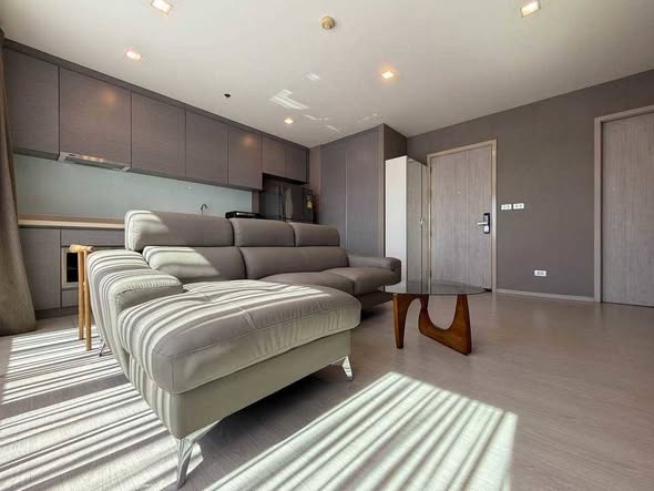 living room and bedroom of Rhythm Sukhumvit 36-38