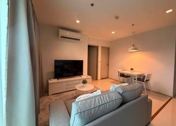 living room and bedroom of Rhythm Sukhumvit 36-38