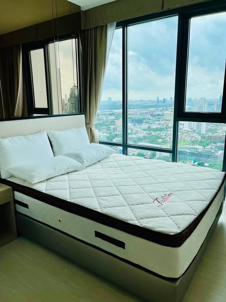 bedroom of Rhythm Sukhumvit 42