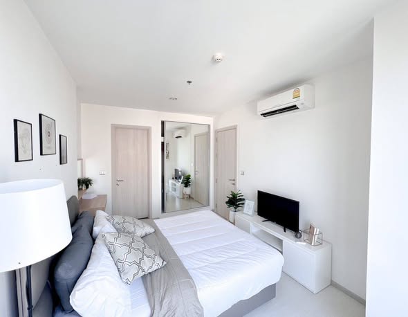 bedroom of Rhythm Sukhumvit 42