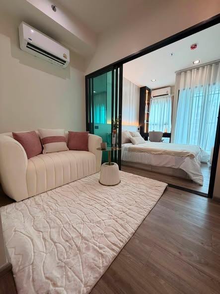 bedroom of Rich Park Terminal Phaholyothin 59