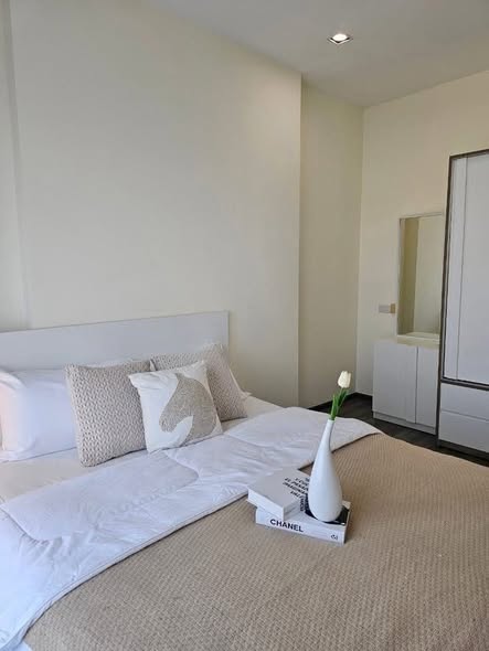 bedroom of Rich Park Triple Station