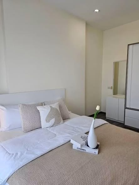 bedroom of Rich Park Triple Station