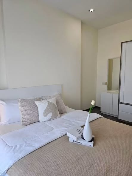 bedroom of Rich Park Triple Station