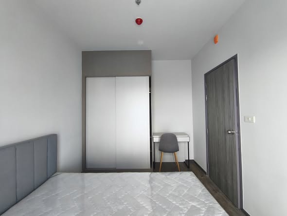 bedroom and room interior of Rich Point @BTS Wutthakat