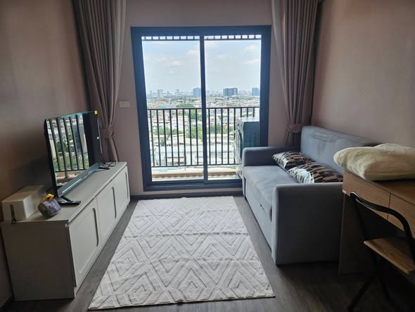 living room and bedroom of Rich Point @BTS Wutthakat