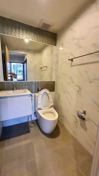 bathroom of Rise Rama 9