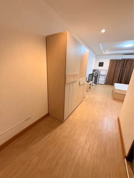 room interior of คันทรี่คอมเพล็กซ์ อาคารบี
