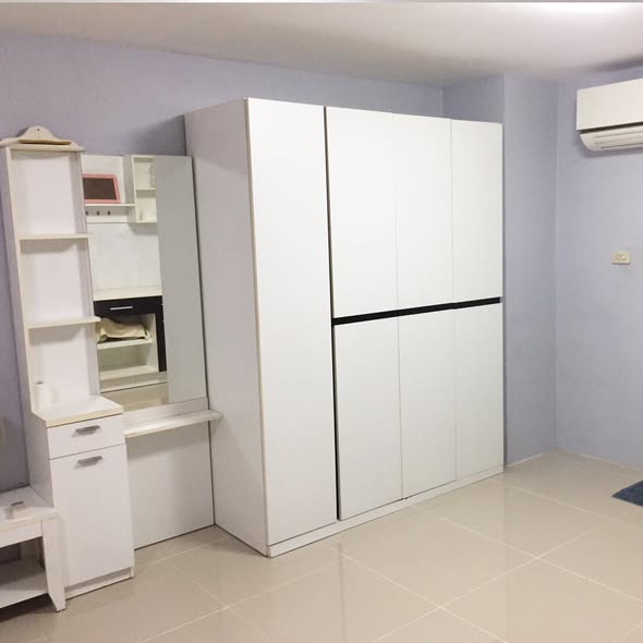 room interior of พีทรัชดาคอนโด