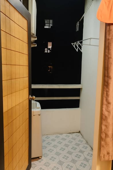room interior and bathroom of บ้านพระยาภิรมย์ อาคาร บี