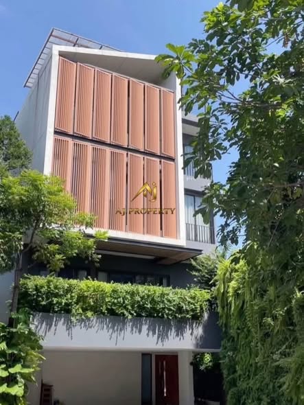 Royce Private Residences