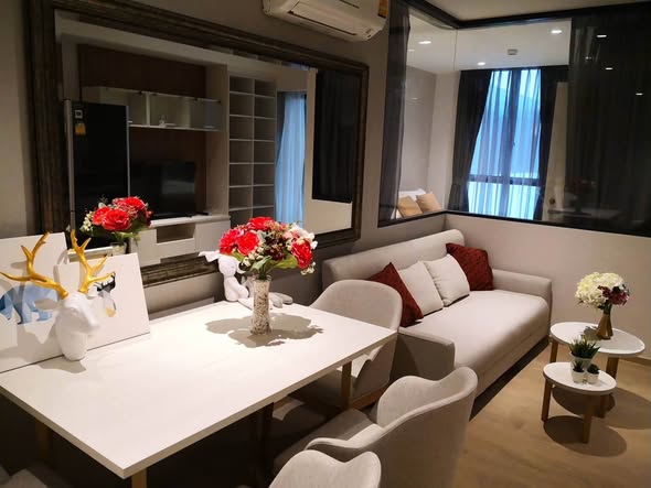 living room and room interior of Runesu Thonglor 5 (รูเนะสุ ทองหล่อ 5)