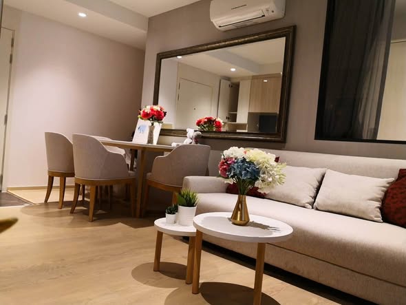 living room and room interior of Runesu Thonglor 5 (รูเนะสุ ทองหล่อ 5)