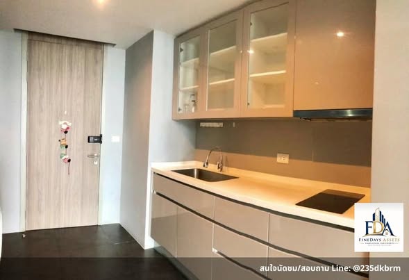 kitchen of Sathon Soi 12 Alley